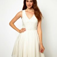 patrón de vestido de graduación con escote en pico