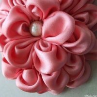 flor de raso vestido de fiesta